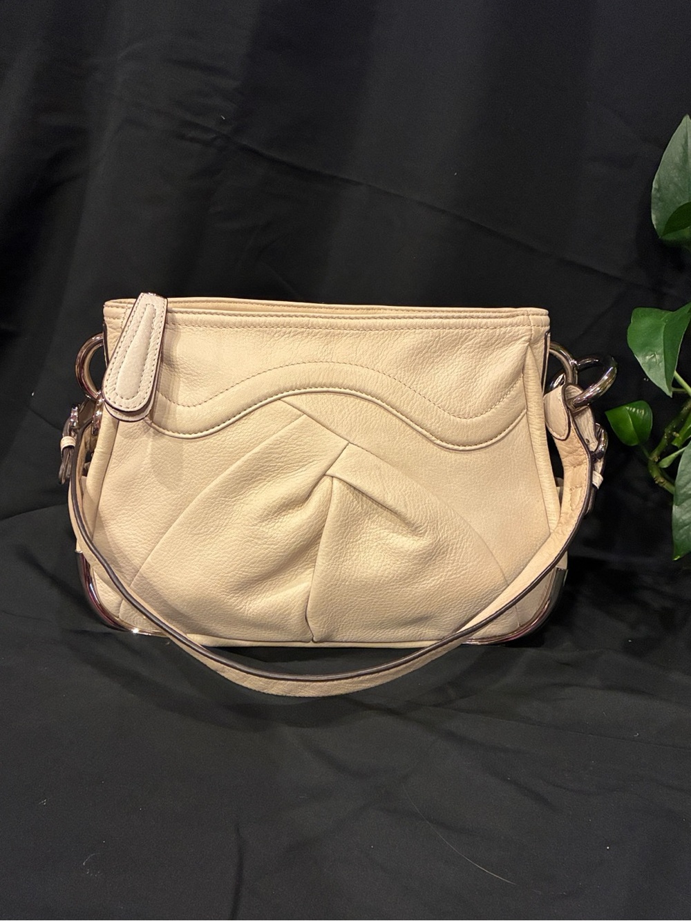 B. Makowsky Cream Leather Shoulder Bag with Silver Hardware (ABBA)